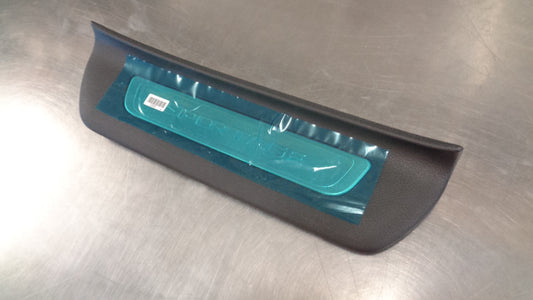 Kia Sportage Genuine Right Hand Rear Door Step Trim Assy New Part