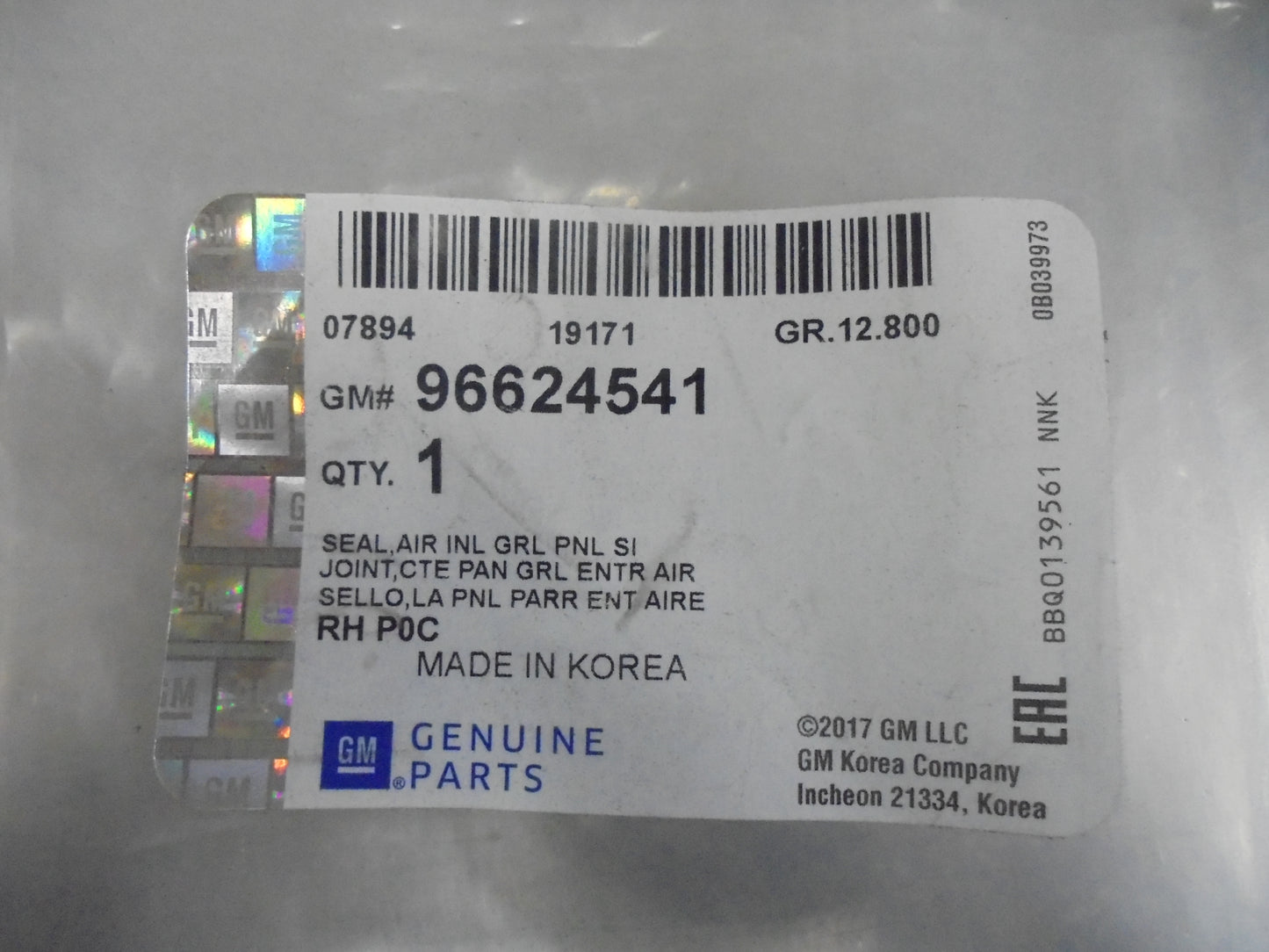 Holden Captiva Genuine Right Hand Front Cowl Grille Side Seal New Part