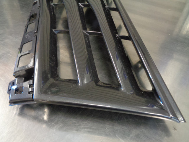 Suzuki Grand Vitara Genuine Radiator Grille New Part