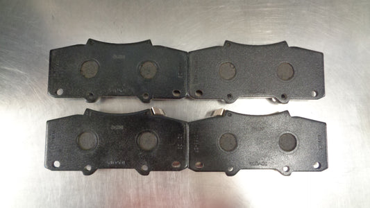 Toyota Hilux 4x4 Genuine Front Disc Brake Pads New Part