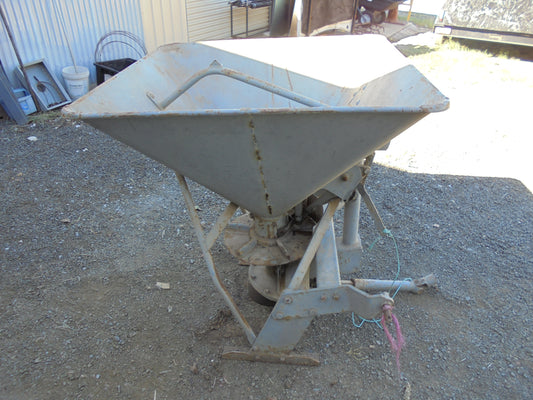 Massey Ferguson (Australian Made) Model No 522 Super Spreader VGC