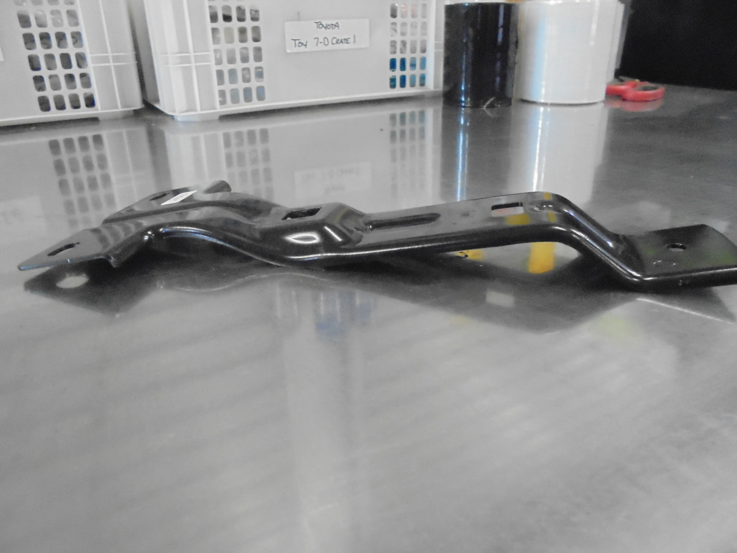Holden Trax Genuine Passenger Side Underbody Air Deflector Bracket New Part