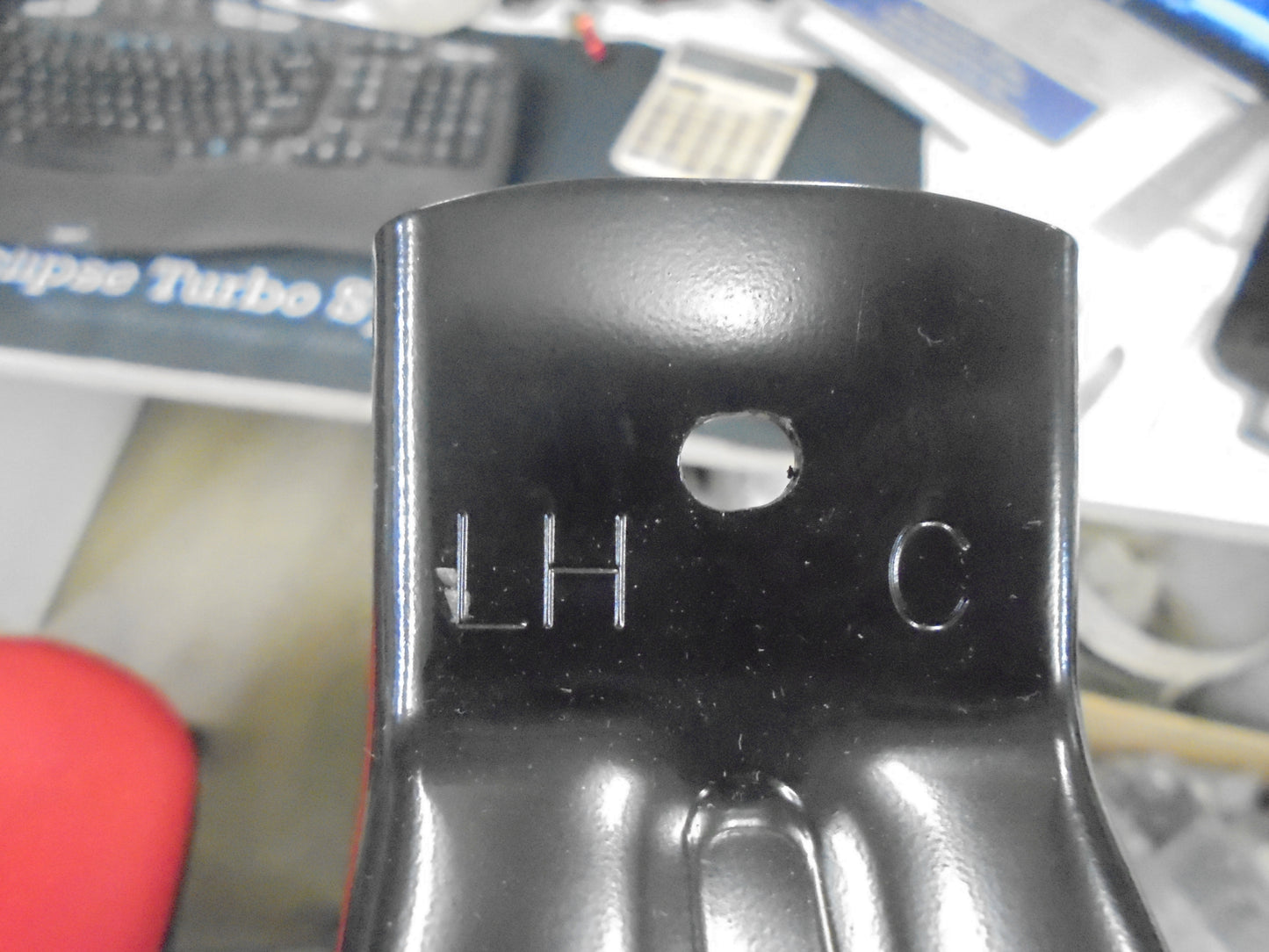 Holden Trax Genuine Passenger Side Underbody Air Deflector Bracket New Part