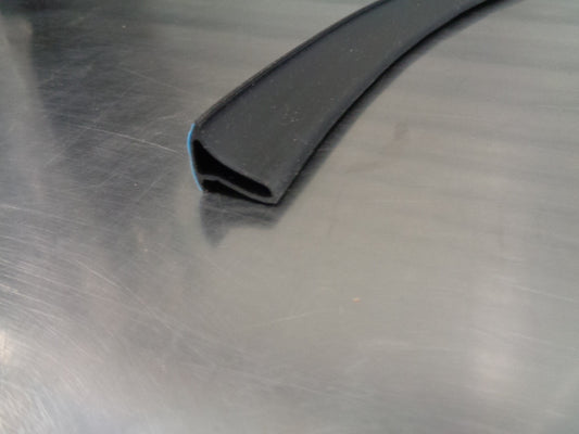 VW Amarok Genuine 3-Piece Hard Lid Header Seal New Part