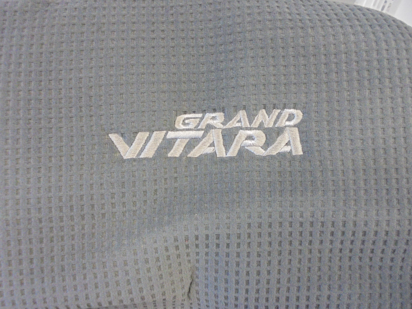 Suzuki Grand Vitara Genuine Tailored Front Seat Covers (Gray) New Part