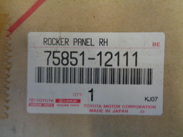 Toyota Corolla Hatch Genuine Right Hand Rocker Panel Moulding New Part
