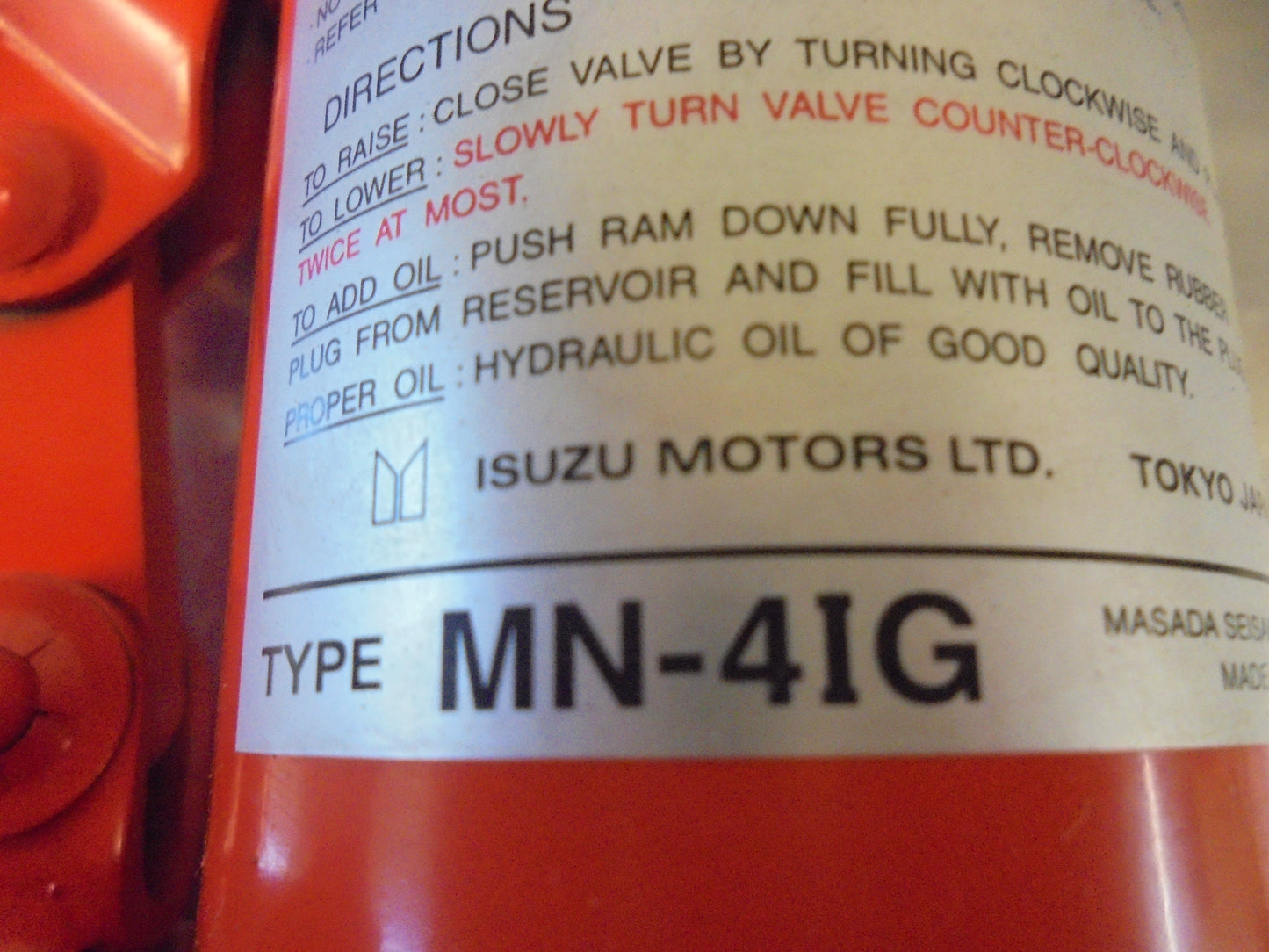 Isuzu Light Truck 4000KG Bottle Jack (Jack Only) New Part