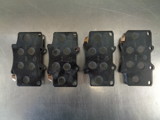 Toyota Landcruiser 80 Series Genuine Front Disc Brake Pad Set New Part