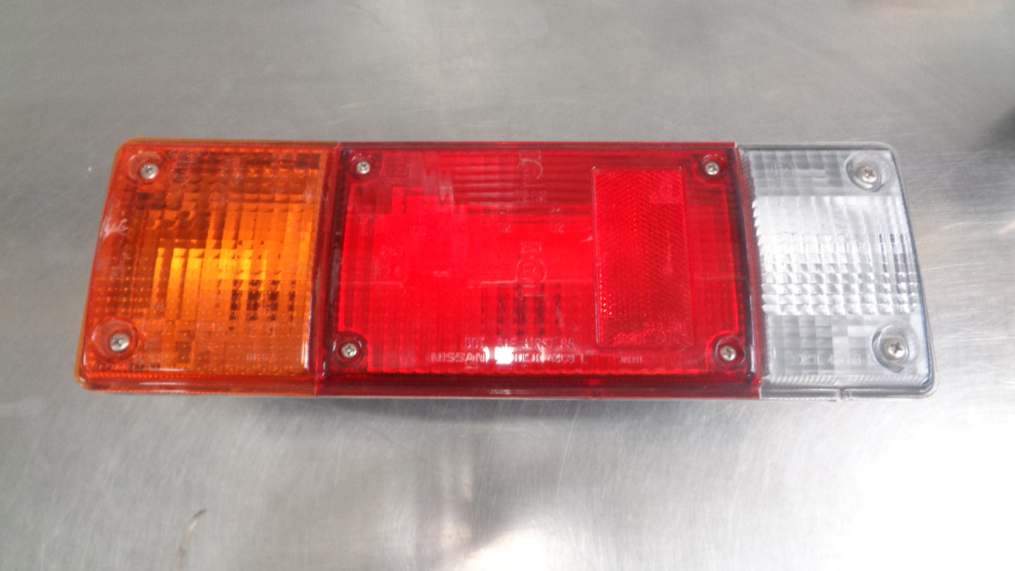 Universal Light Truck Tail Light Pair New Part