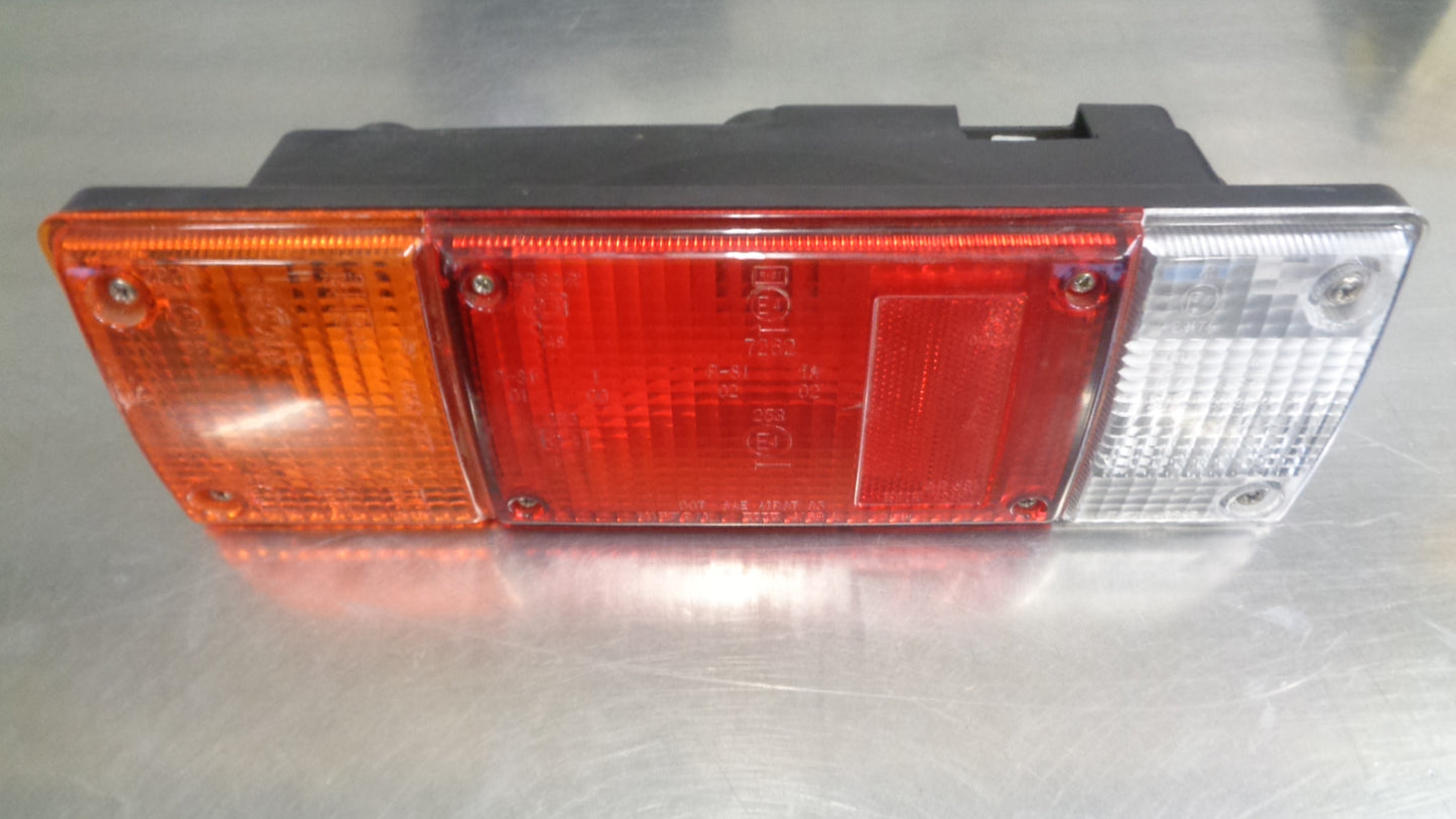 Universal Light Truck Tail Light Pair New Part