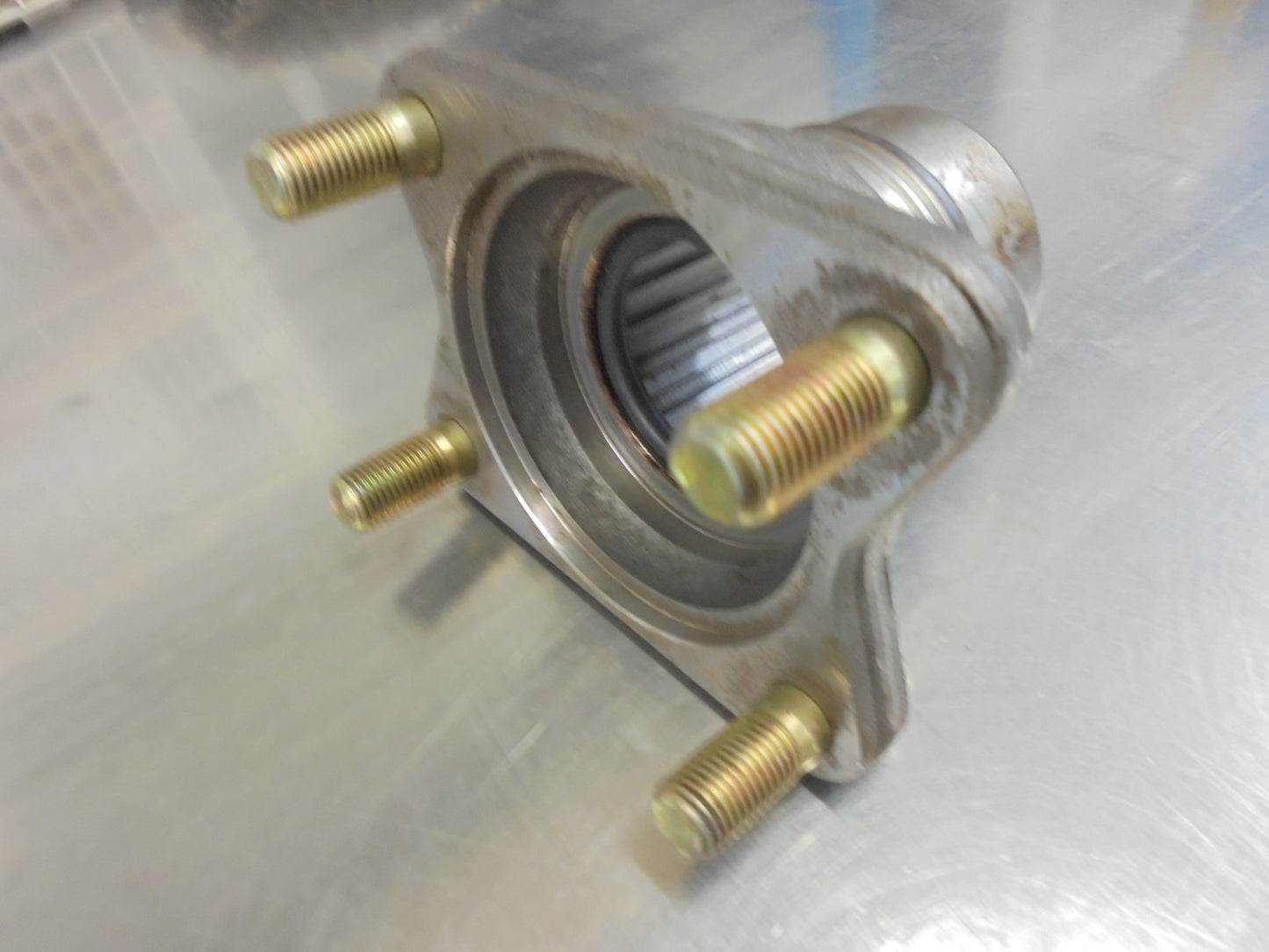 Isuzu Truck Genuine Output Flange ASM New Part