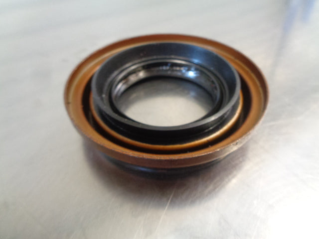 Mazda Various Models Genuine Diff Pinion Gear Oil Seal New Part
