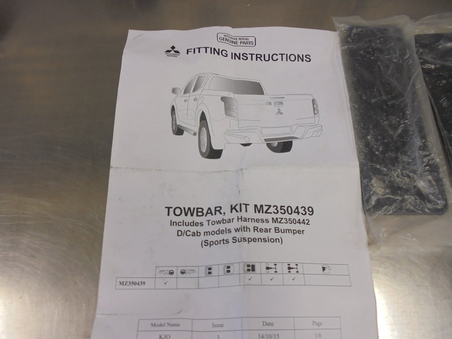 Mitsubishi MQ Triton Genuine Tow Bar Fitting Kit With Rear Bumper New Part