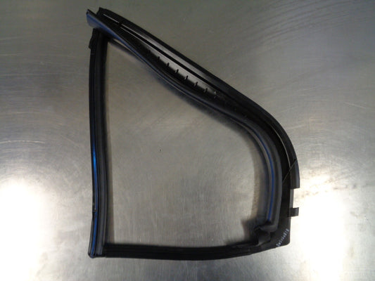 Holden Epica Genuine Right Hand Rear Quarter Window Weatherstrip New Part