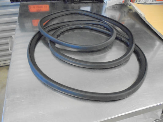 Nissan Navara D23 Dual Cab Genuine Right Hand Front Door Body Side Weather Strip New Part