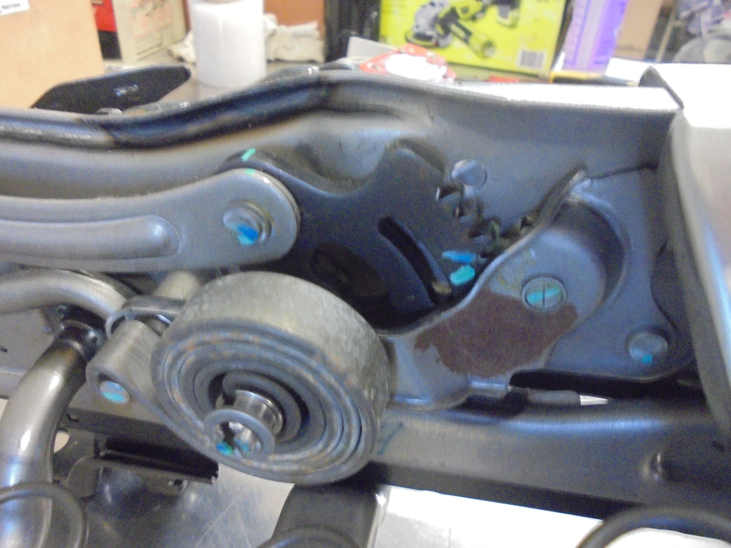 Holden RG Colorado -Colorado7-Trailblazer Genuine Passenger Front Seat Base Frame New Part