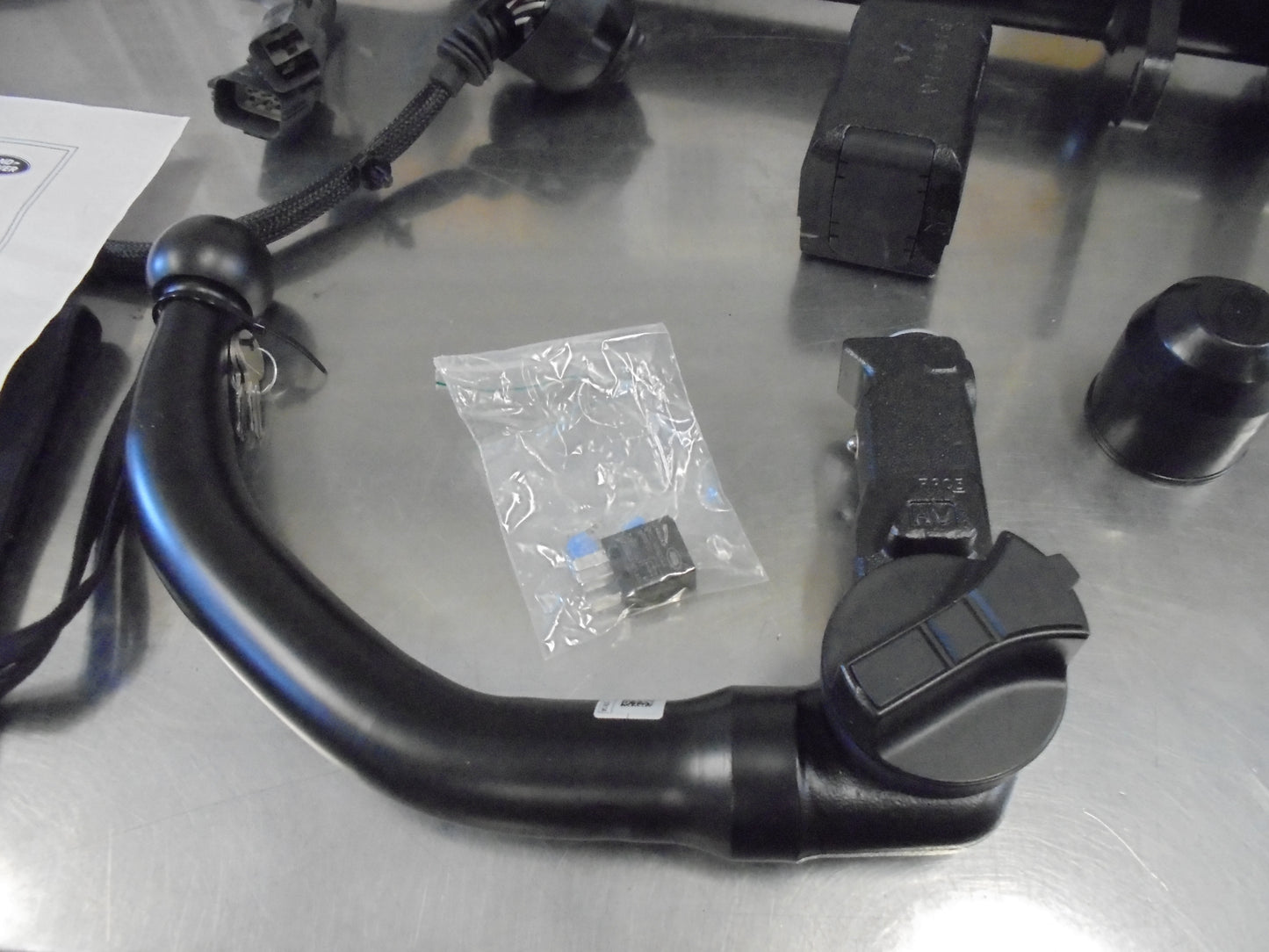 Land Rover Evoque Genuine Tow Bar Kit No1 New Part