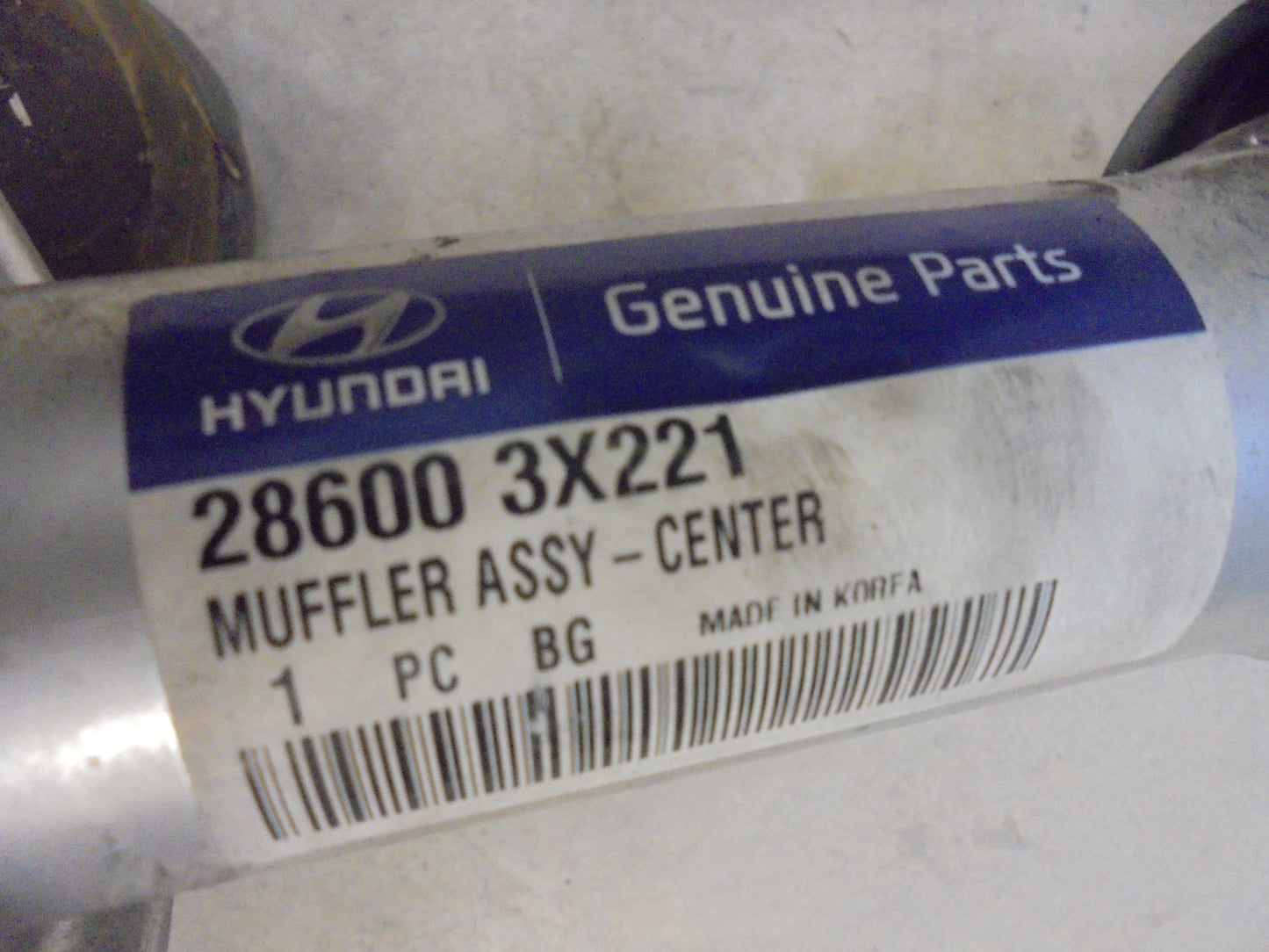 Hyundai Elantra Genuine Center Exhaust System Muffler-Cat New Part