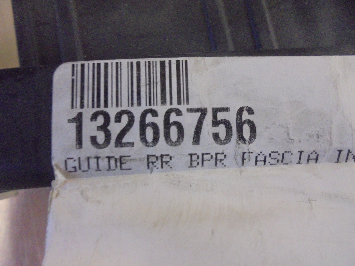 Holden Astra Genuine Rear Center Bumper Guide Mew Part