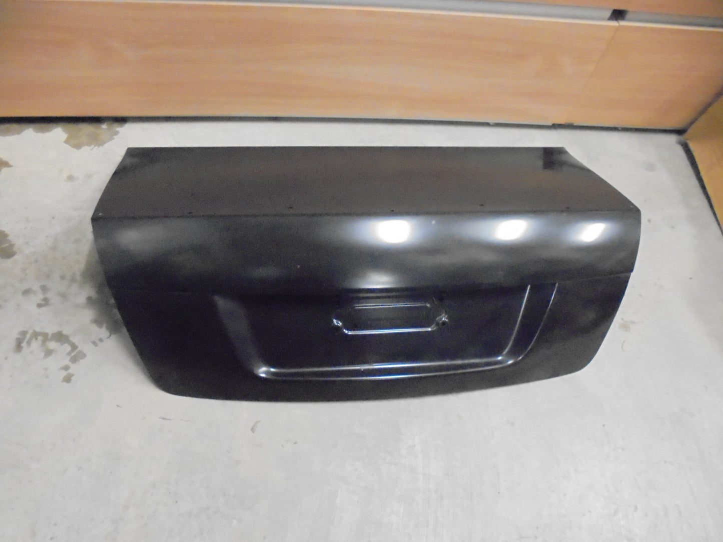 Holden VE SS/SV6 Commodore Genuine Boot Lid With Genuine Spoiler Holes New Part