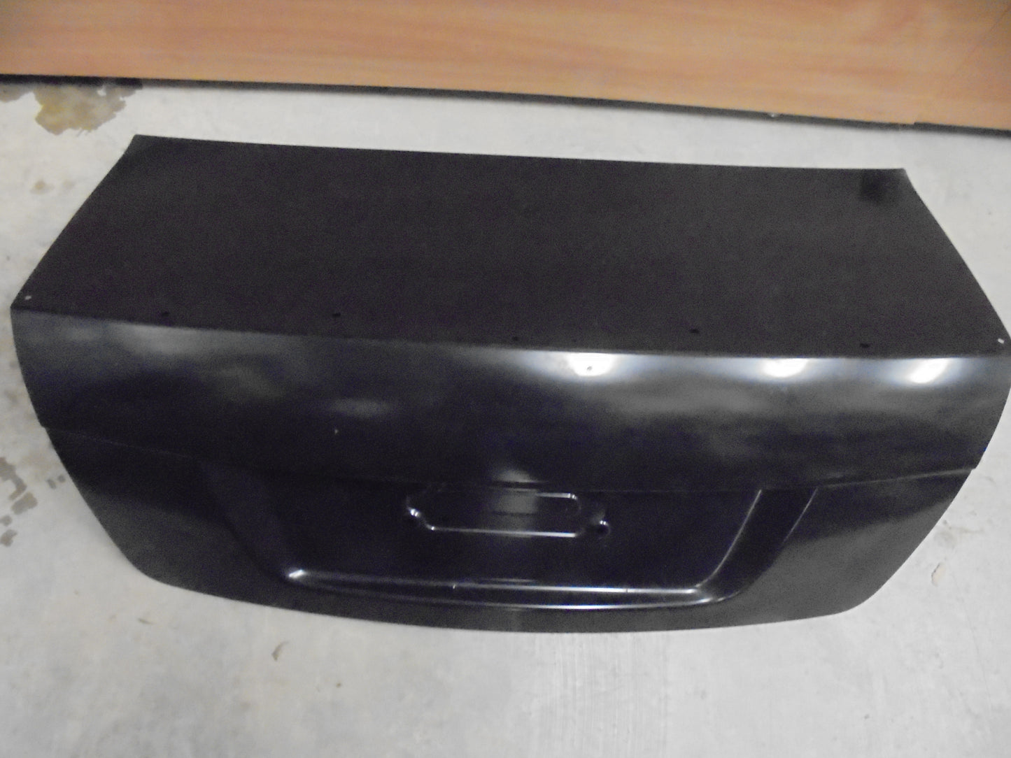Holden VE SS/SV6 Commodore Genuine Boot Lid With Genuine Spoiler Holes New Part