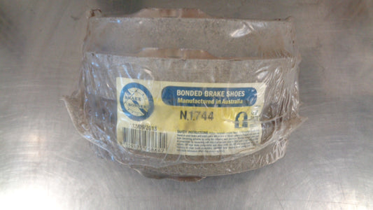 Bonded Brake Shoes suits Toyota Landcruiser Prado New part