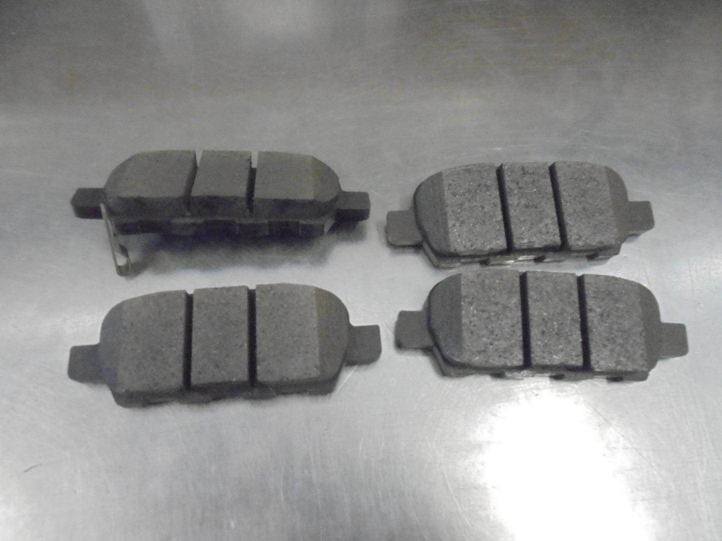 Nissan Skyline-Tiida-Qashqai-Pulsar-Murano-Leaf Genuine Rear Brake Pads New Part