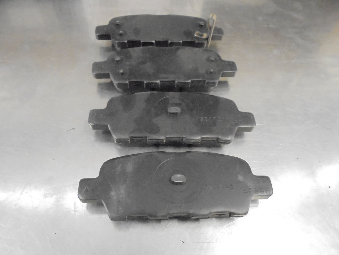 Nissan Skyline-Tiida-Qashqai-Pulsar-Murano-Leaf Genuine Rear Brake Pads New Part