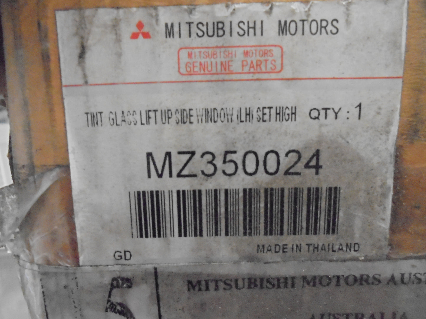 Mitsubishi MN Triton GLX-R Genuine Passenger Canopy Tilt Up Window With Key New Part