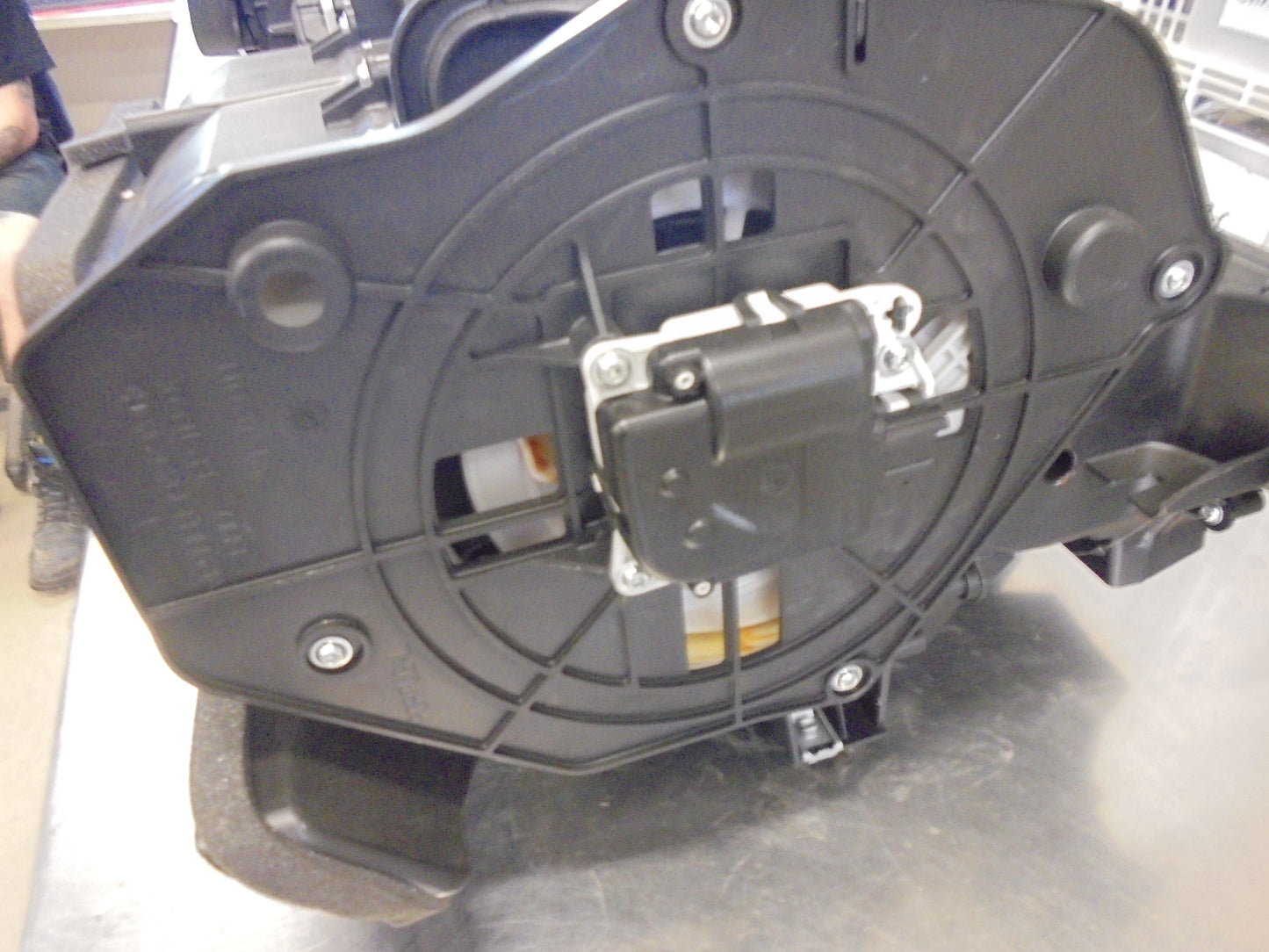 Nissan Navara D40M-R51 Pathfinder Genuine Air Con Blower Assembly Auto Air New Part