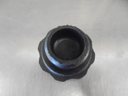 Holden Gemni TC Genuine Oil Cap Suits 1600 Petrol And Diesel Engins New Part