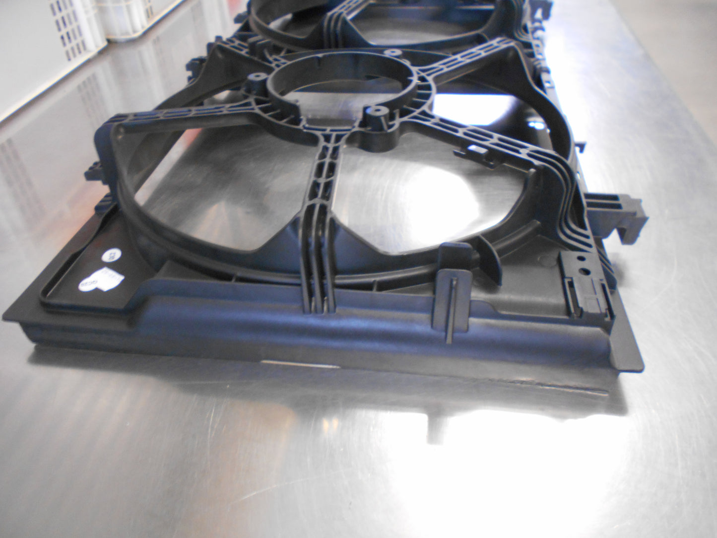 Holden Commodore VE/ Monaro Genuine V8 Fan Shroud New Part