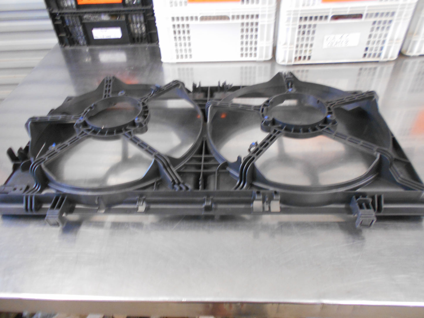 Holden Commodore VE/ Monaro Genuine V8 Fan Shroud New Part