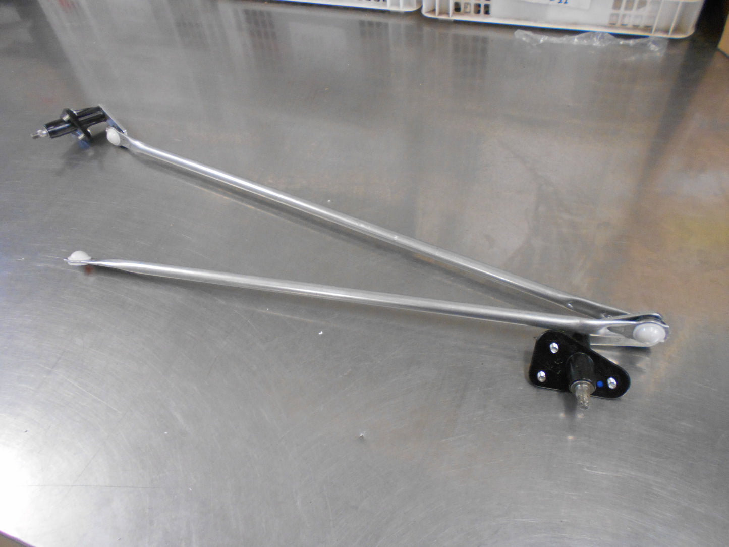 Mitsubishi Triton MK Genuine Windscreen Wiper Link New Part