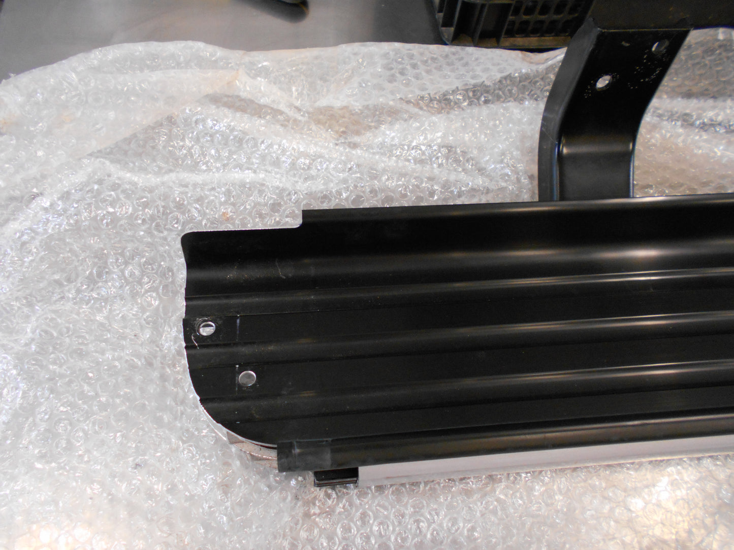 Nissan NP300 Navara Dual Cab Genuine Right Hand Side Step New Part