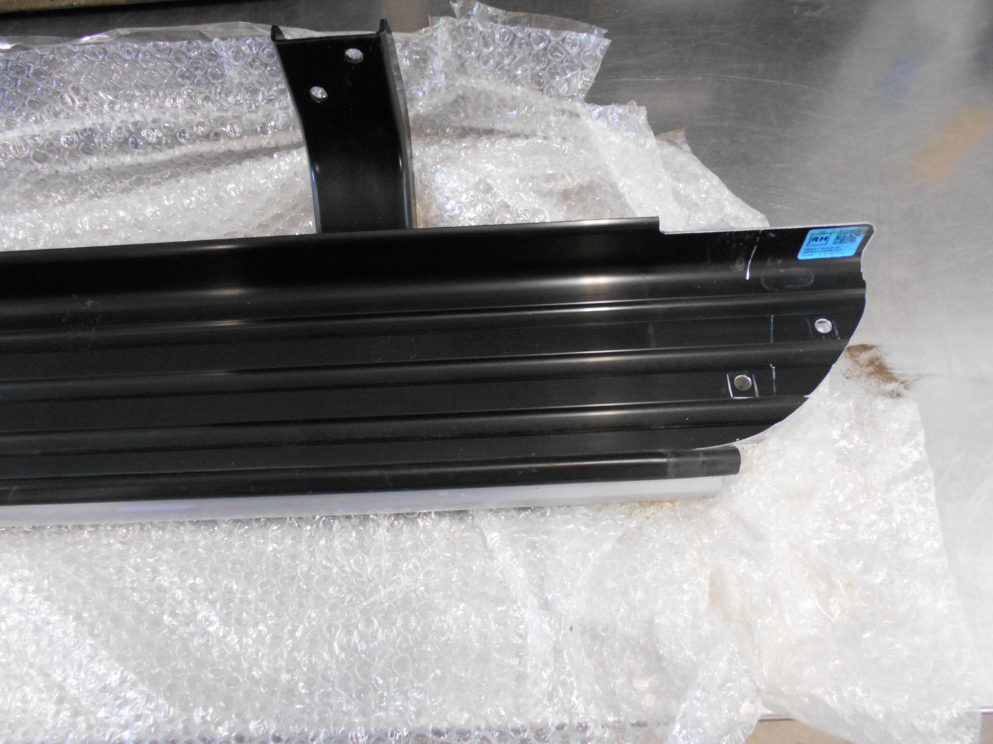 Nissan NP300 Navara Dual Cab Genuine Right Hand Side Step New Part