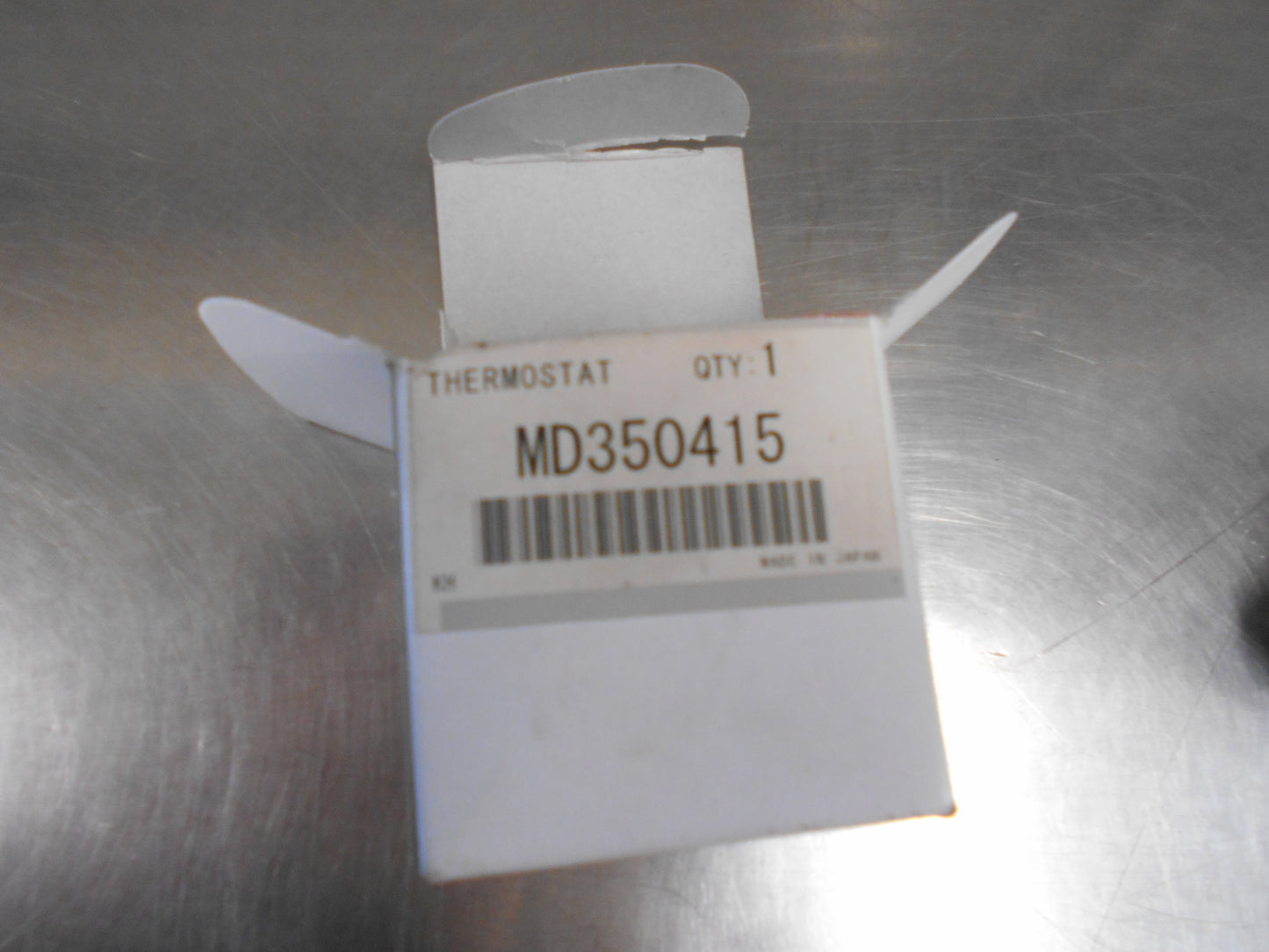 Mitsubishi Galant/Magna Genuine Thermostat New Part