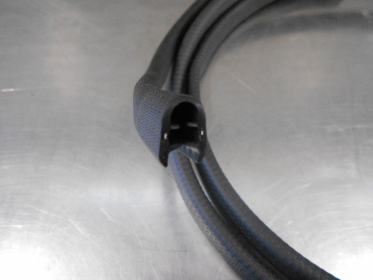 Suzuki SE146 Vitara Genuine Front Door Pinchweld Rubber New Part