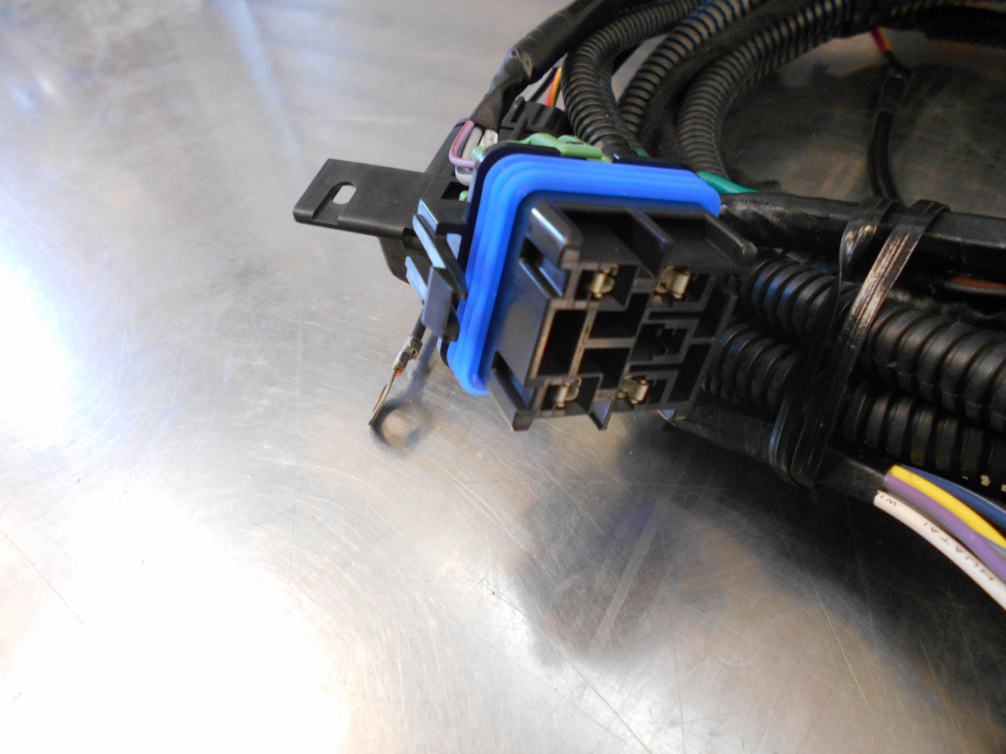 Holden Colorado/Isuzu D-Max Genuine HID Driving Light Harness New Part