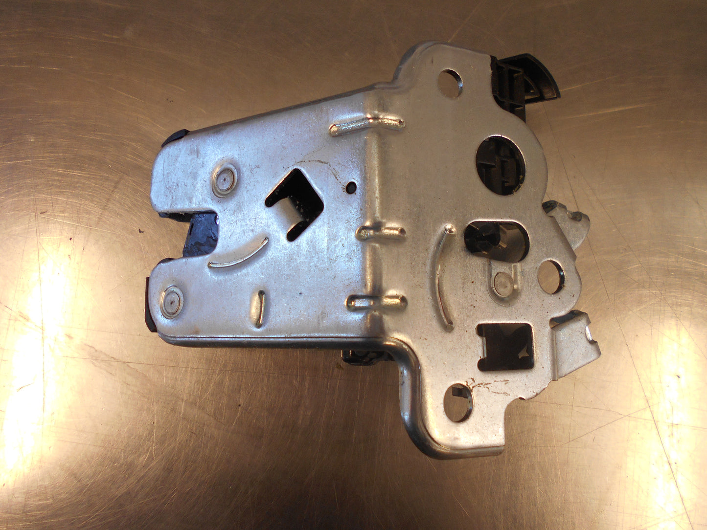 VW MK6 Jetta Genuine Tailgate Lock Assy New Part