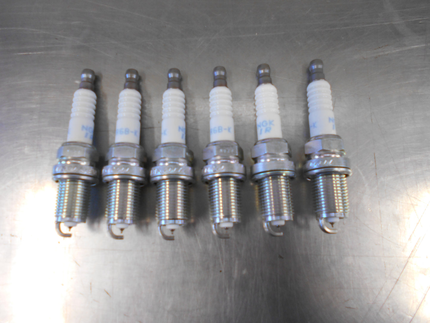 Mitsubishi Eclipse / Galant / 380 Genuine V6 Spark Plug Set New Part