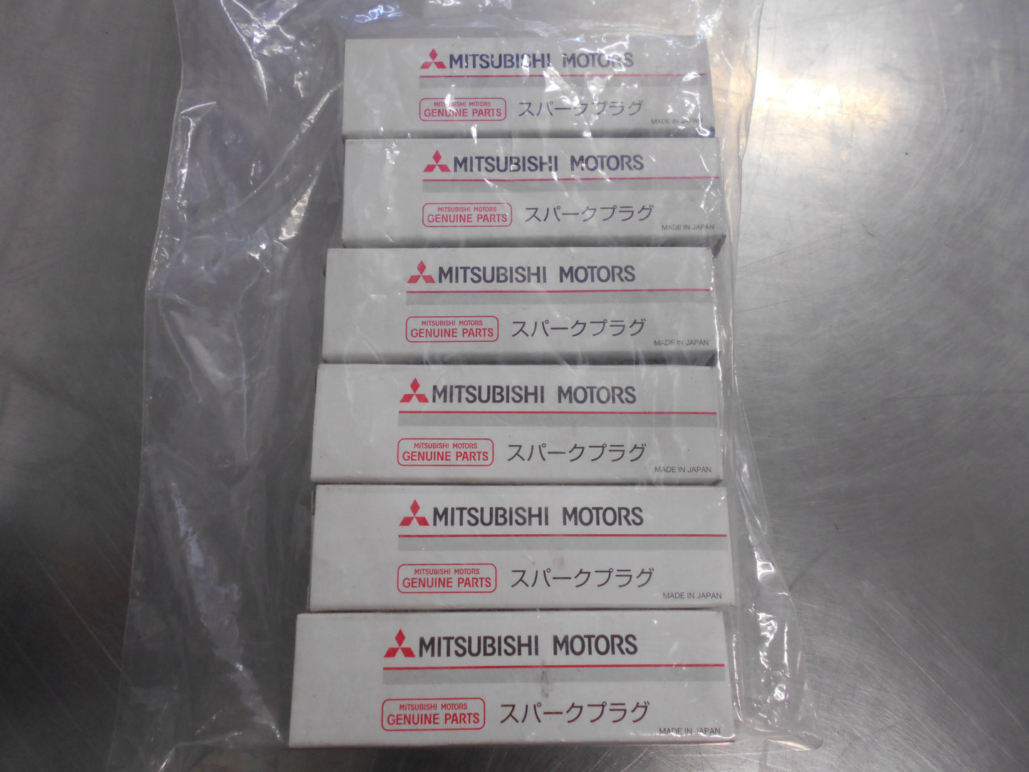 Mitsubishi Eclipse / Galant / 380 Genuine V6 Spark Plug Set New Part