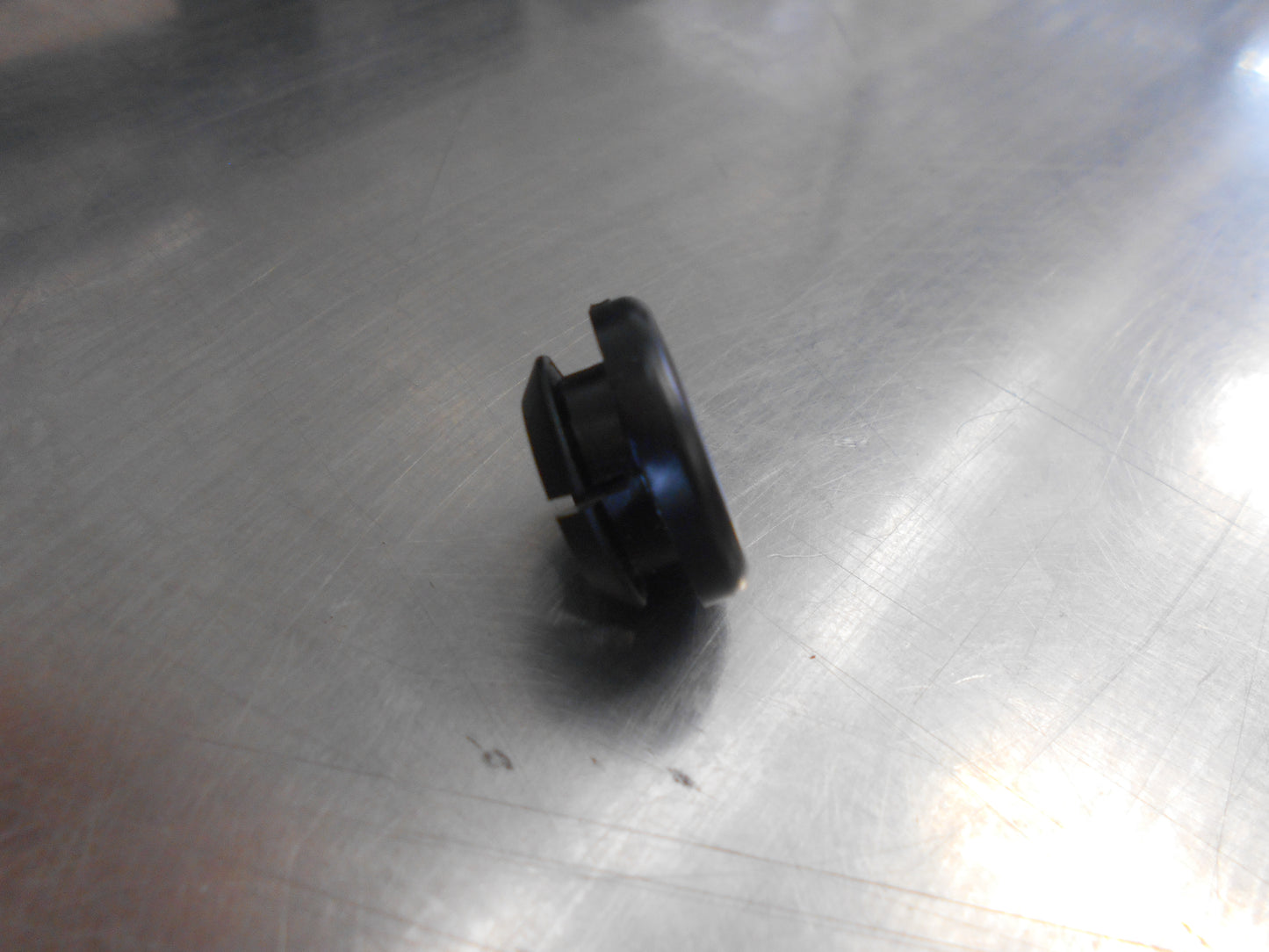 Nissan Various Models Genuine Bonnet Support Rod Grommet New Part