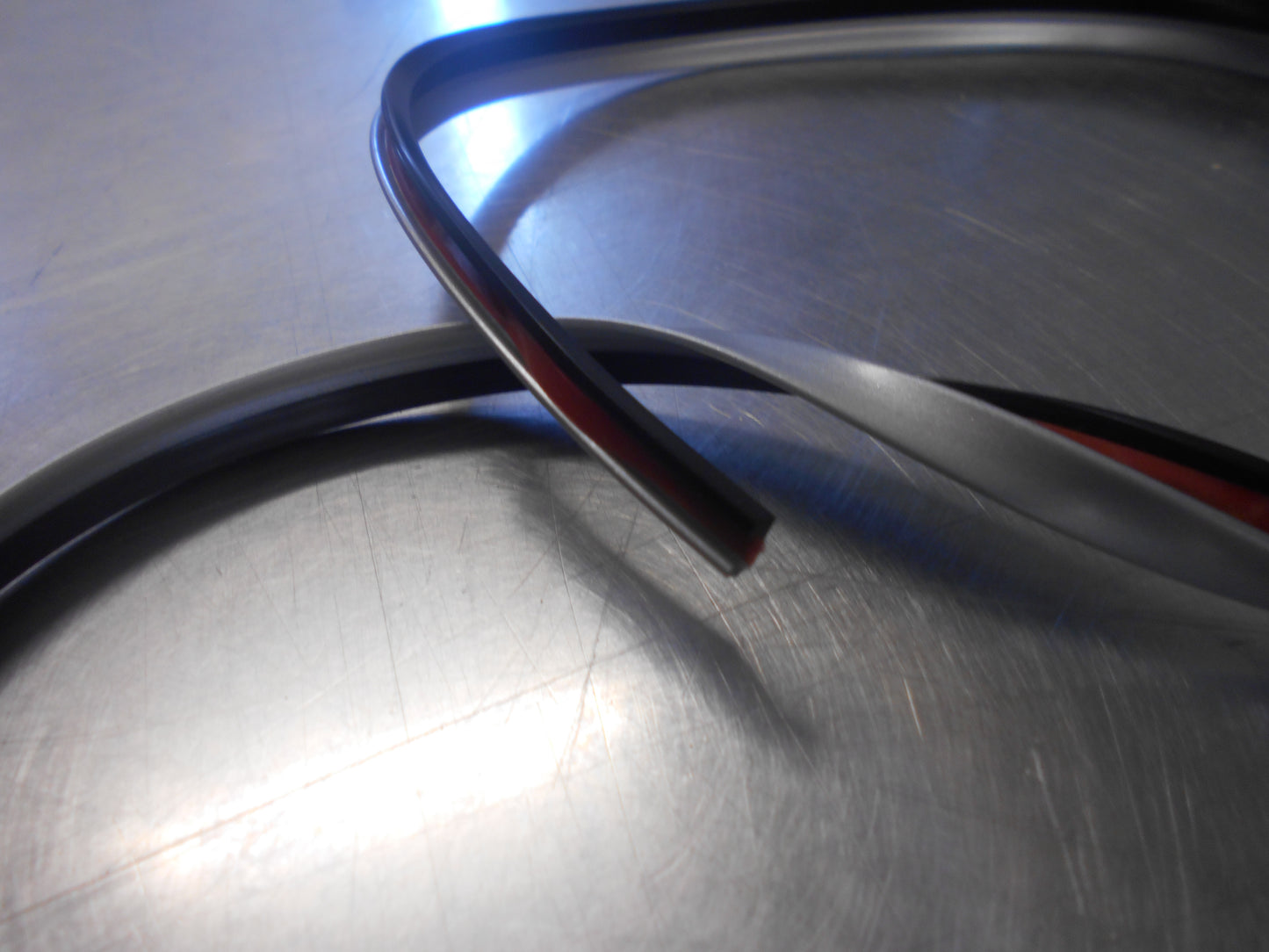 Nissan Navara Genuine Left Hand Rear Flare Seal New Part
