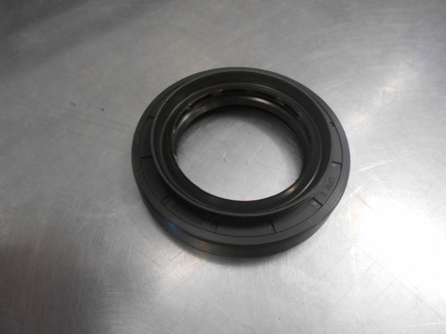 Land Rover Various Models Genuine Output Shaft Oil Seal New Part