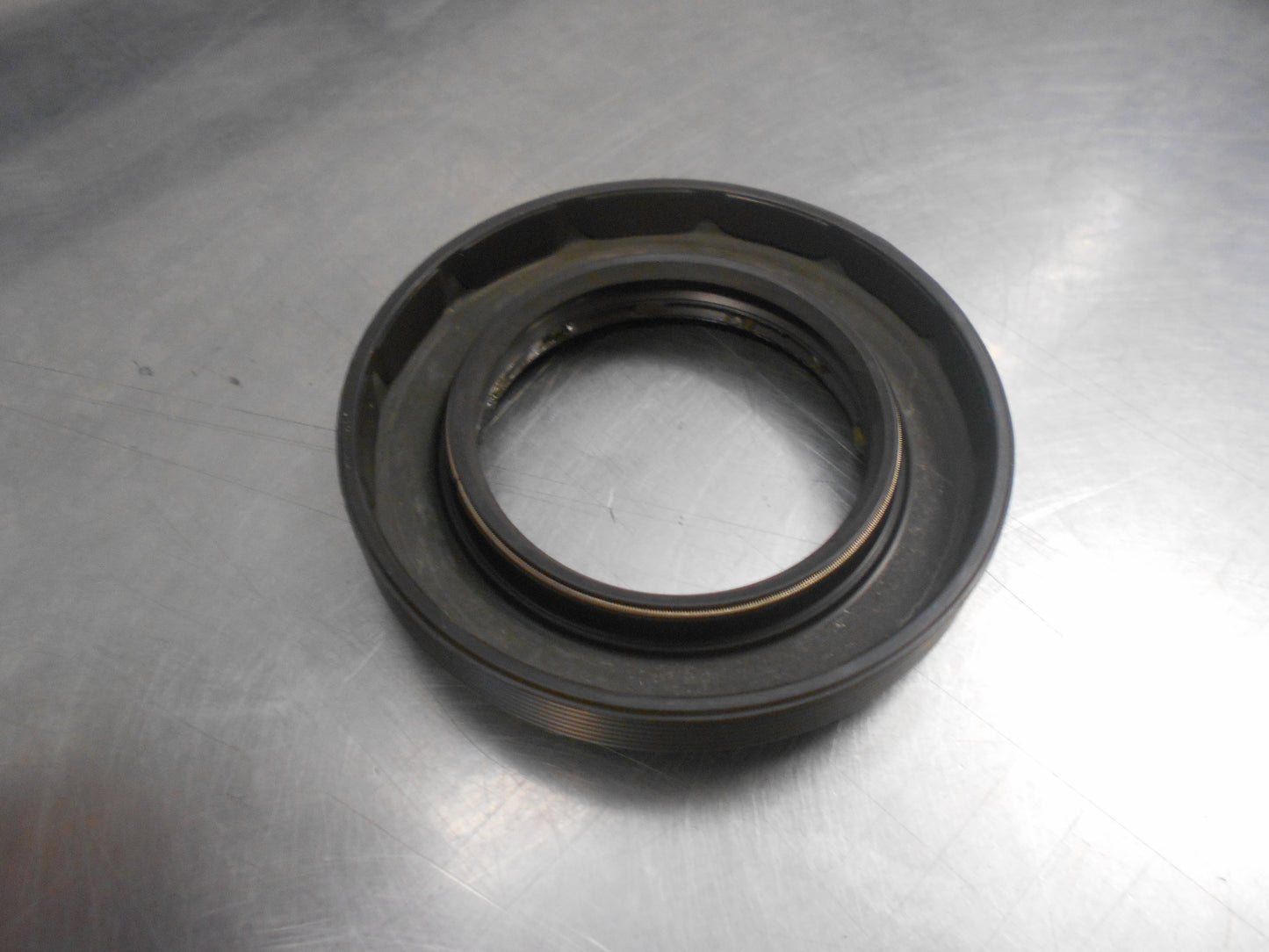Land Rover Various Models Genuine Output Shaft Oil Seal New Part
