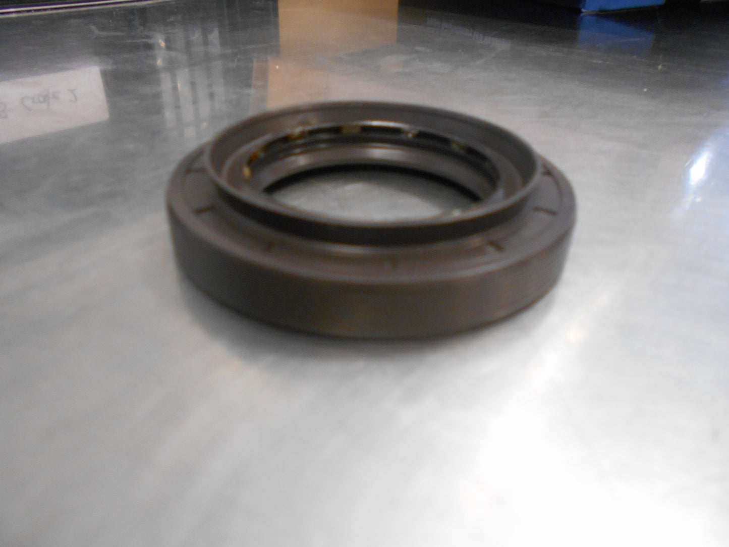 Land Rover Various Models Genuine Output Shaft Oil Seal New Part