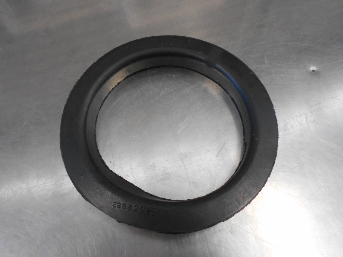 Holden VT VU VX VY VZ WH WK Commodore Genuine Front Upper Spring Insulator New Part