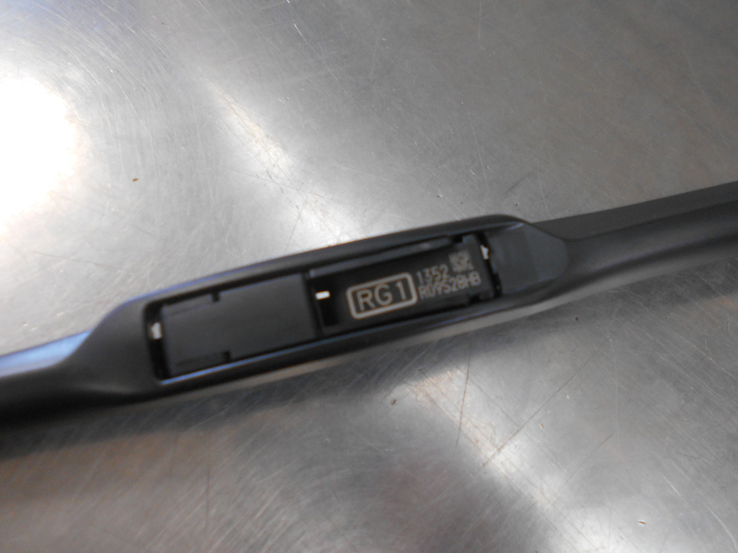 Suzuki Kizashi Genuine Front Wiper Blade New Part