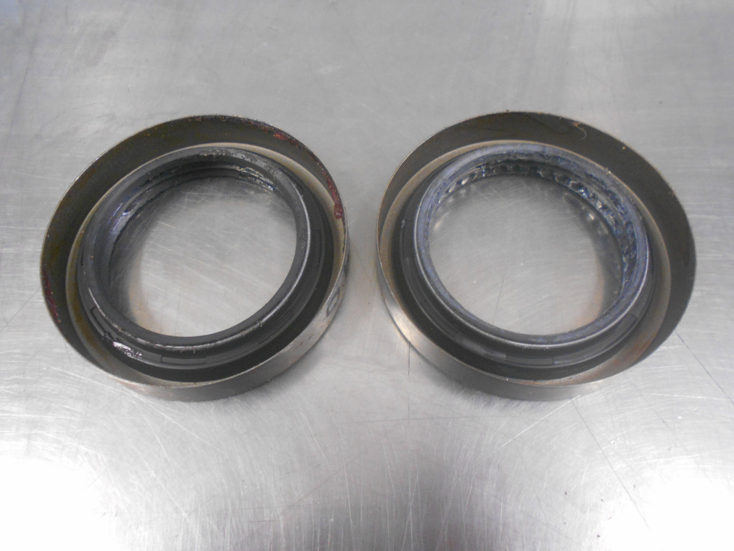 Holden Rodeo Genuine Rear Axle Inner Oil Seal Pair New Part